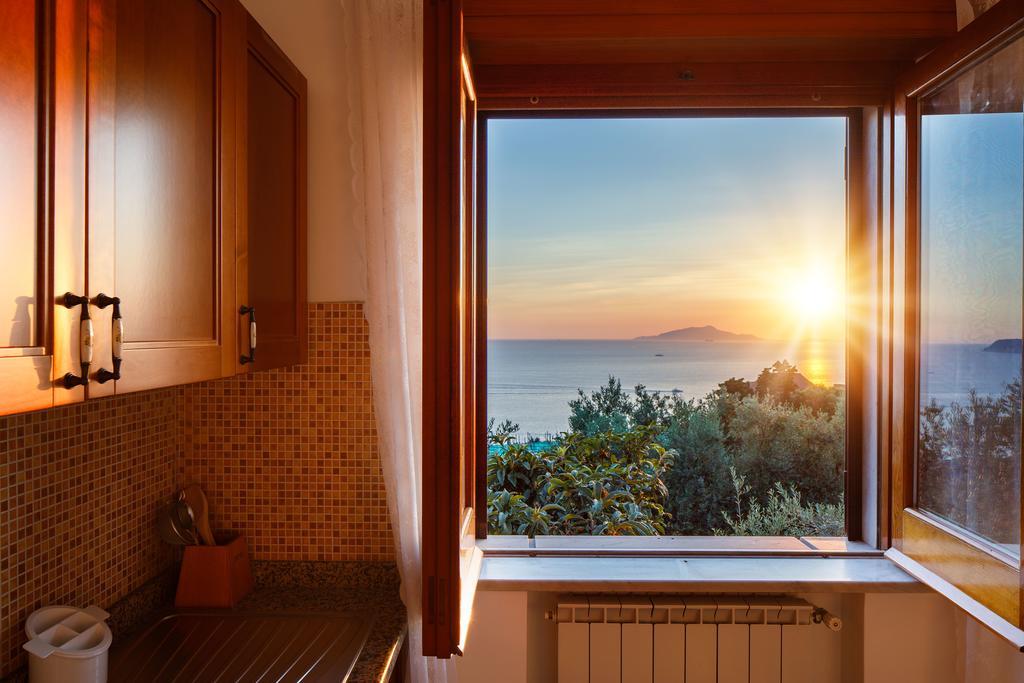 Ferienwohnung Il Nido Del Gabbiano Massa Lubrense Exterior foto